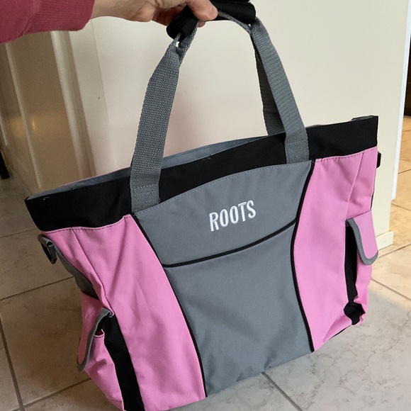 Roots - Gym Bag - Beach Tote - Pink and Grey - NWOT - Picture 4 of 13